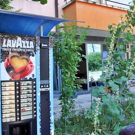 иглика апарт Apartman *